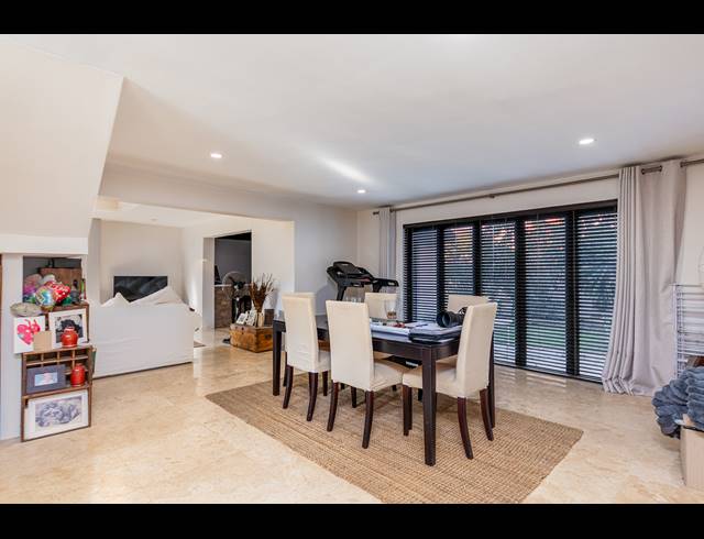 4 BEDROOM HOUSE FOR SALE IN WEST BEACH